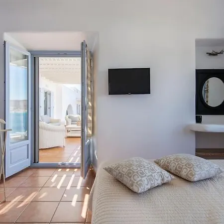 Hill Top-piperi Naousas Holiday home *